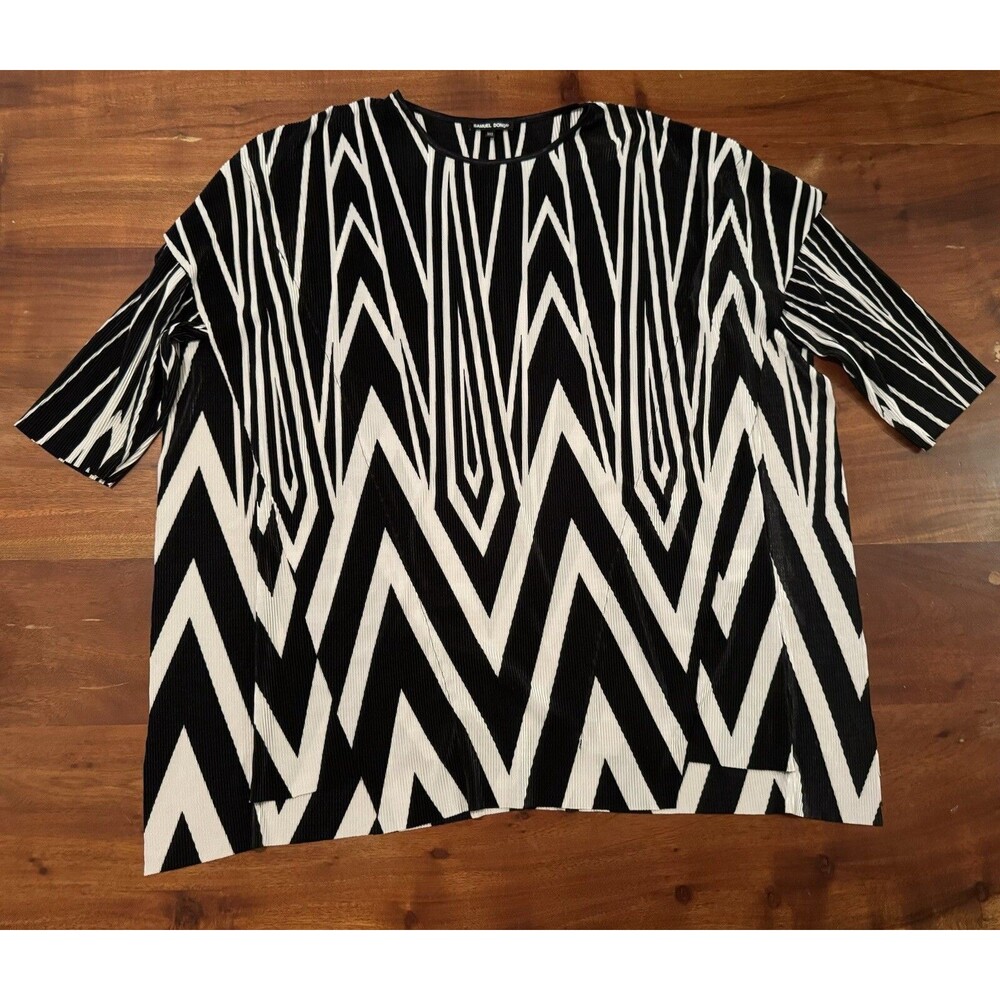 Samuel Dong XXS Artsy Plisse Tunic Dress Black White Chevron Geometric Boxy Top